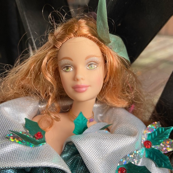 Green Eyed Redhead Barbie in Christmas Holly Gown - Picture 6 of 10